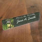 Tropische fotografie van de vogelsoort naambordje (Zijkant)