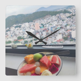 Tropische Fruit Bowl & Kuststad Uitzicht Wandklok