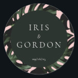 Tropische Greenery Destination Wedding Personalize Ronde Sticker<br><div class="desc">Mooie trouwsticker met tropische bladeren en gepersonaliseerd met de namen van de bruid en de bruidegom en de trouwdatum.</div>