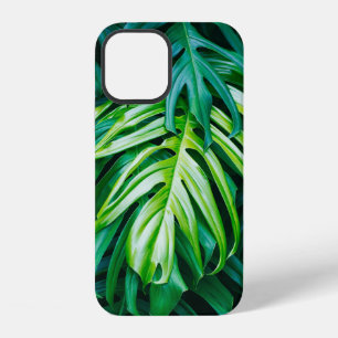 Tropische groene bladeren op donkere achtergrond, iPhone 12 hoesje