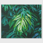 Tropische groene bladeren op een donkere achtergro cadeaupapier (Vlak)