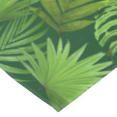 Tropische groene palmbladeren op Forest Green Tafelkleed (Gekanteld)