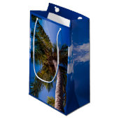 Tropische handpalm rond vibrant Blue Sky Klein Cadeauzakje (Voorkant Gekanteld)