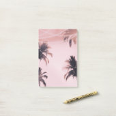 Tropische handpalmen en lichtroze beugel post-it® notes (Op bureau)