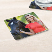 Tropische harmonie: Helena en haar paard Kartonnen Onderzetters (Schuin)