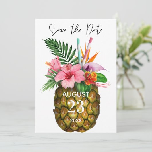 Tropische Hawaïaanse bloemen en ananas geel Save The Date (Staand voorkant)