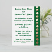 Tropische Hibiscus in Groene Folie Uitnodiging (Staand Voorkant)