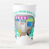 Tropische kampeerreis trailer aangepaste tekst latte mok (Voorkant)