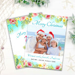 Tropische kerstfoto van Merry Feestdagenkaart<br><div class="desc">Verstuur tropische vakantiebezoekers met deze heldere Hawaiiaanse kerstfotokaart. Met 'Merry Kerstmis' in scripttypografie,  je favoriete kustfoto omgeven met waterverf hibiscus bloemen en palmbladeren,  en je persoonlijke feestelijke groet. Een leuke tropische vakantiekaart voor Cherry Lane Design.</div>