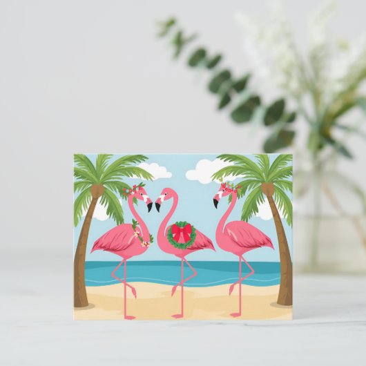 Tropische Kerstkrans met flamingo's op het strand Feestdagenkaart (Staand voorkant)