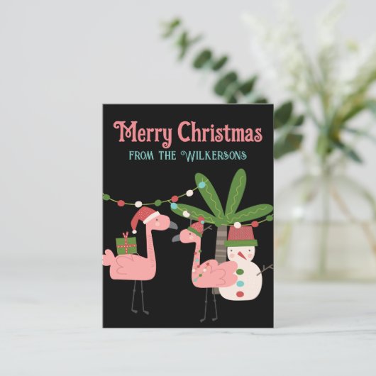 Tropische kerstroze flamingos op zwart briefkaart (Staand voorkant)