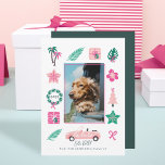Tropische kersttentjes met rolletje converteerbare feestdagenkaart<br><div class="desc">Viel het feestseizoen met onze leuke tropische, feestelijke en kleurrijke fotokaart. Ons feestelijke tropische ontwerp is voorzien van één enkele foto in het midden van de kaart om uw eigen leuke familiefoto weer te geven. De foto is gemaakt met verschillende illustraties van het tropische kerstthema, waaronder een roze omvormbaar, met...</div>
