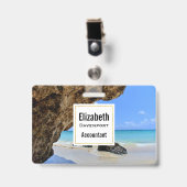 Tropische kust met een grote rots badge (Voorzijde met clip)