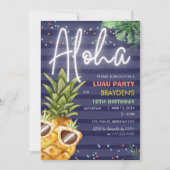 Tropische Luau Pineapple Beach Boy Blauwe Verjaard Kaart (Voorkant)