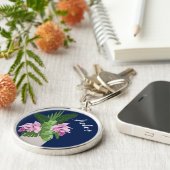 Tropische Medinilla Roze Bloem Vaas Donkerblauw Na Sleutelhanger (Zijkant)