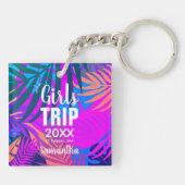 Tropische meisjes die met Kroon, Jaar, & Naam reiz Sleutelhanger (Achterkant)