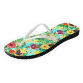 Tropische mix-fruit, bloemen en bladeren op blauw teenslippers (Schuin)