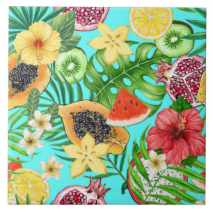 Tropische mix-fruit, bloemen en bladeren op blauw tegeltje