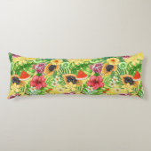 Tropische mix-fruit, bloemen en bladeren op geel lichaamskussen (Voorkant)