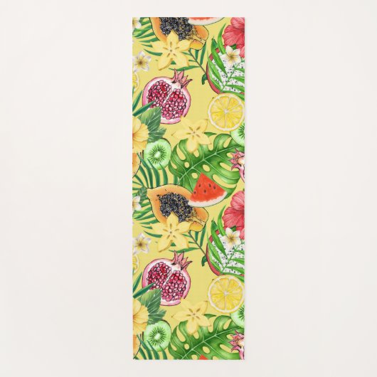Tropische mix-fruit, bloemen en bladeren op geel yogamat (Voorkant)