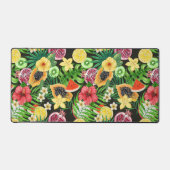 Tropische mix-fruit, bloemen en bladeren op zwart bureaumat (Voorkant)