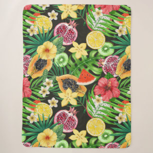 Tropische mix-fruit, bloemen en bladeren op zwart sherpa deken