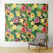 Tropische mix-fruit, bloemen en bladeren op zwart wandkleed (In Situ (horizontaal))