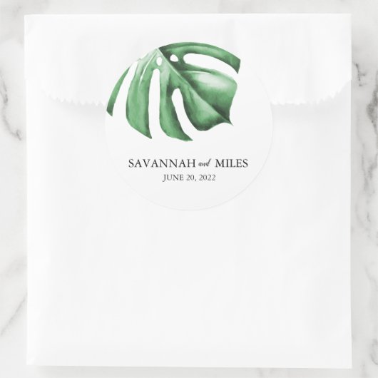 Tropische monstera bruiloft Names & Date Wedding Ronde Sticker (Tas)