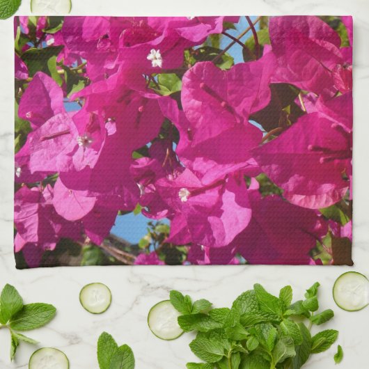 Tropische Natuur van Bougainvillea en Palm Theedoek (Gevouwen)