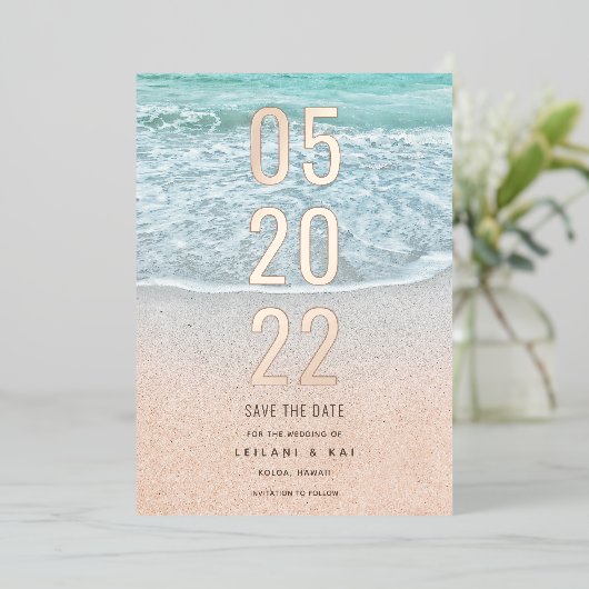 Tropische oceaan en zandstrand sparen de Datum Fol Folie Uitnodiging (Staand Voorkant)