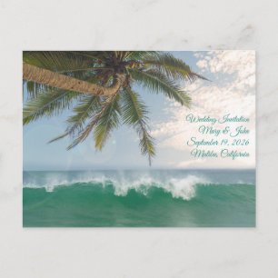 Tropische oceaangolf en kokospalmboom briefkaart