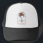 Tropische Palm Beach Vibes Zomer Zon Retro Trucker Pet<br><div class="desc">Dit Tropical Palm Tree Beach Vibes Summer Sun Retro T-shirt toont een pot palmboom,  het vastleggen van de essentie van de zomerontspanning,  een ideale metgezel voor uw strandvakanties,  zomeravonturen,  of gewoon voor het toevoegen van een vleugje vakantie vibes aan uw dagelijkse garderobe.</div>