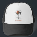 Tropische Palm Beach Vibes Zomer Zon Retro Trucker Pet<br><div class="desc">Dit Tropical Palm Tree Beach Vibes Summer Sun Retro T-shirt toont een pot palmboom,  het vastleggen van de essentie van de zomerontspanning,  een ideale metgezel voor uw strandvakanties,  zomeravonturen,  of gewoon voor het toevoegen van een vleugje vakantie vibes aan uw dagelijkse garderobe.</div>