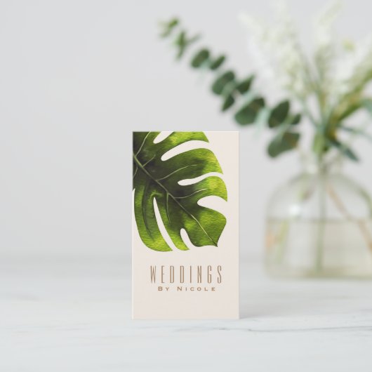 Tropische Palm Leaf Zomer Elegant Modern Chic Visitekaartje (Staand voorkant)