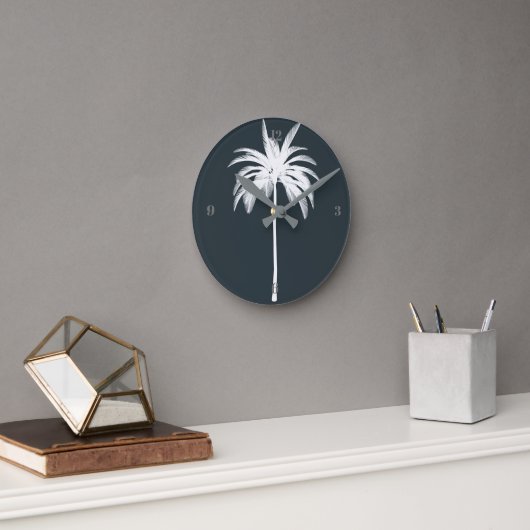 Tropische Palm Tree Grijs Elegant Modern Ronde Klok (Kantoor)