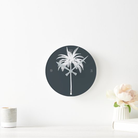 Tropische Palm Tree Grijs Elegant Modern Ronde Klok (Huis)