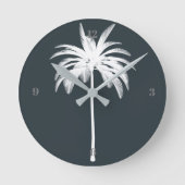 Tropische Palm Tree Grijs Elegant Modern Ronde Klok (Voorkant)