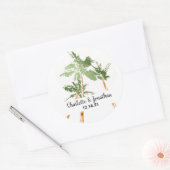 Tropische palmbomen met handgeschakelde bruiloft ronde sticker (Envelop)