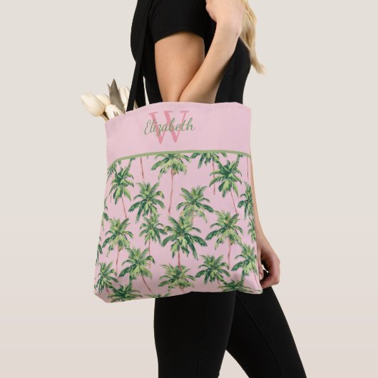 Tropische palmbomen op roze monogram tote bag (Dichtbij)