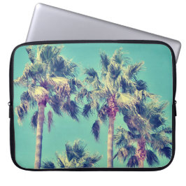 Tropische  palmbomen tegen een Blauwgroen hemel Laptop Sleeve