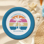 Tropische palmboom aangepaste blauwe balkpartij papieren bordje<br><div class="desc">Dit schattige bord van zonnepanelen is perfect voor je familiestrandhuis op een tropisch eiland. Geef dit prachtige decor voor de kustviering een persoonlijk tintje voor een vriend die in Florida of Hawaii aan de kust woont.</div>