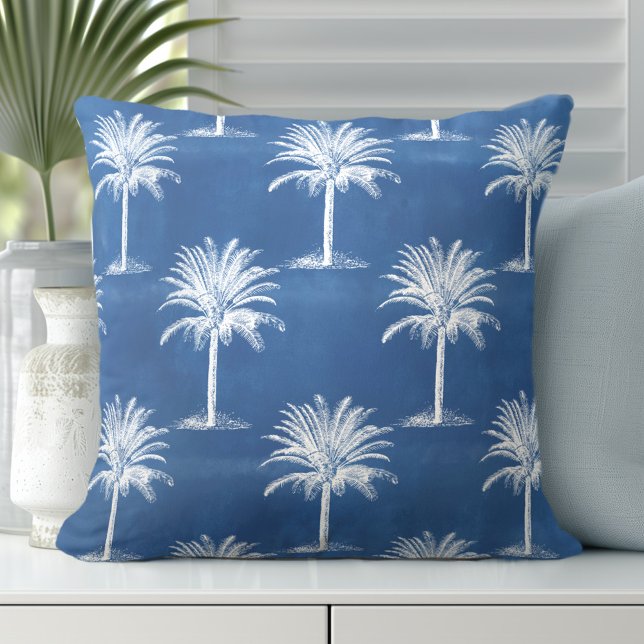 Tropische palmboom Blauw Wit Patroon Sierkussen (Discover Gorgeous Coastal Throw Pillows by Totally Coast.)