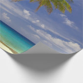 Tropische palmboom Witte zandstrand Cadeaupapier (Hoek)