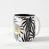 Tropische Palmboom Zwart Wit Goud Monogram Tweekleurige Koffiemok (Voorkant rechts)