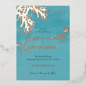 Tropische Palmen Blauwe Oceaan Strand Bruiloft Gou Folie Uitnodiging (Voorkant)