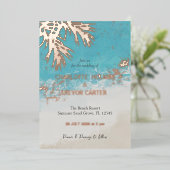 Tropische palmen Blue Ocean Beach Bruiloft Goud Folie Uitnodiging (Staand Voorkant)