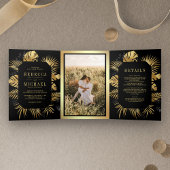 Tropische palmfoto van Black and Gold Foil Weddens Drieluik Uitnodiging