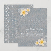 Tropische Plumeria Bloem Grijs Geel Save the Date Aankondigingskaart (Voorkant / Achterkant)