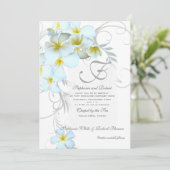 Tropische Plumeria Monogram Wedding Invitaties Kaart (Staand voorkant)