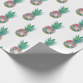 Tropische roze en groene bloemenananas cadeaupapier (Hoek)